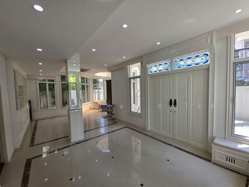 บ้านเดี่ยว สีลม, กรุงเทพ, silom 13, สีลม, บางรัก, กรุงเทพ, 300 ตร.ม., บ้านเดี่ยว ให้เช่า, โดย ปรินทร์ญาดา ชิณโชติ, 500369862 - DDproperty.com