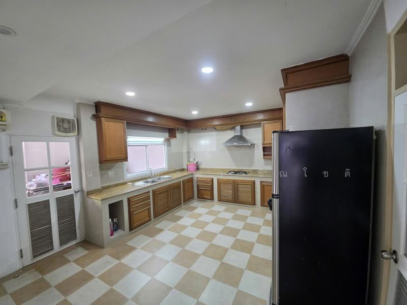 บ้านเดี่ยว สีลม, กรุงเทพ, silom 13, สีลม, บางรัก, กรุงเทพ, 300 ตร.ม., บ้านเดี่ยว ให้เช่า, โดย ปรินทร์ญาดา ชิณโชติ, 500369862 - DDproperty.com