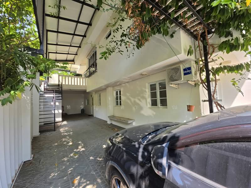 บ้านเดี่ยว สีลม, กรุงเทพ, silom 13, สีลม, บางรัก, กรุงเทพ, 300 ตร.ม., บ้านเดี่ยว ให้เช่า, โดย ปรินทร์ญาดา ชิณโชติ, 500369862 - DDproperty.com