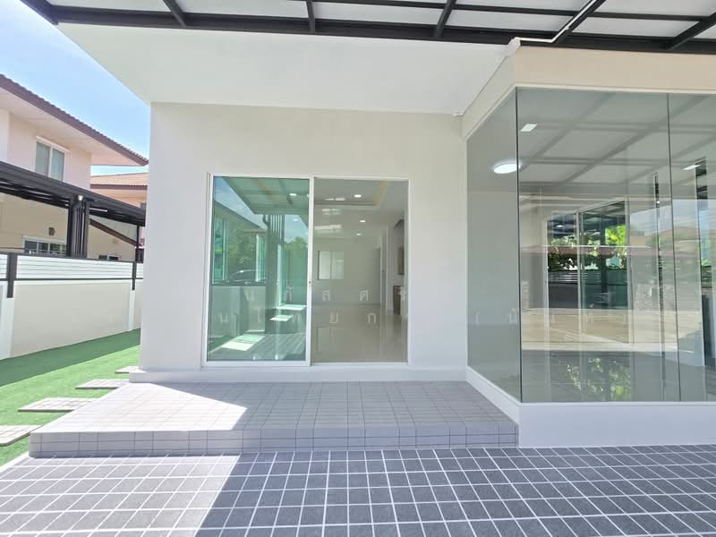 The Trust Ville Watcharapol-Hathairat, Pathum Thani, Hatairat Road, Bung Kham Proi, Lam Luk Ka, Pathum Thani, 4 Bedrooms, 200 sqm, Single Detached House For Sale, by นภัสศรณ์ วงศ์สินไทยกร (นันท์), 500369879 - DDproperty.com