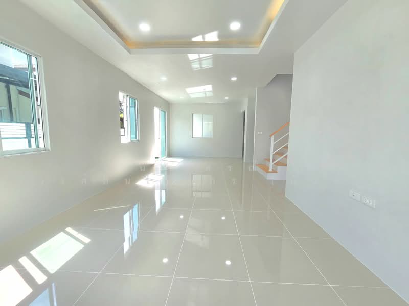 The Trust Ville Watcharapol-Hathairat, Pathum Thani, Hatairat Road, Bung Kham Proi, Lam Luk Ka, Pathum Thani, 4 Bedrooms, 200 sqm, Single Detached House For Sale, by นภัสศรณ์ วงศ์สินไทยกร (นันท์), 500369879 - DDproperty.com
