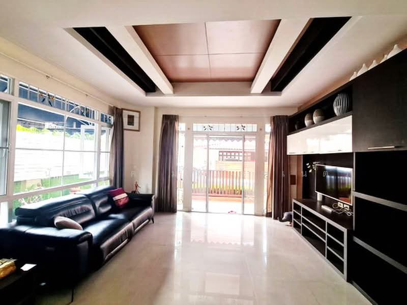 Moobaan Narawan, Bangkok, Soi Phatthanakan 44, Suan Luang, Bangkok, 3 Bedrooms, 200 sqm, Single Detached House For Rent, by นัฐพงค์ มณีอัครเนตร, 500369902 - DDproperty.com