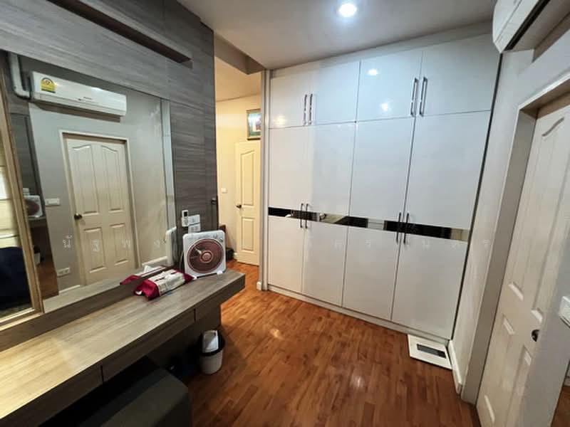 Moobaan Narawan, Bangkok, Soi Phatthanakan 44, Suan Luang, Bangkok, 3 Bedrooms, 200 sqm, Single Detached House For Rent, by นัฐพงค์ มณีอัครเนตร, 500369902 - DDproperty.com
