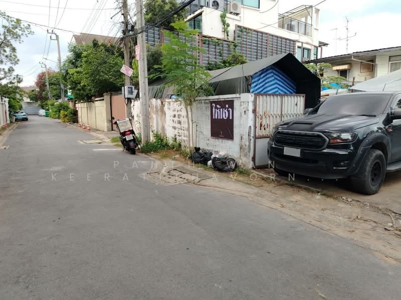 ให้เช่าด่วน ที่ดินเปล่าทำเลลาดพร้าว 15 แยก 3, Bangkok, ซอยลาดพร้าว 15 แยก 3, Jom Phon, Chatuchak, Bangkok, , 232 sqm, Land For Rent, by Panthawan Keeratithavornanan, 500369920 - DDproperty.com