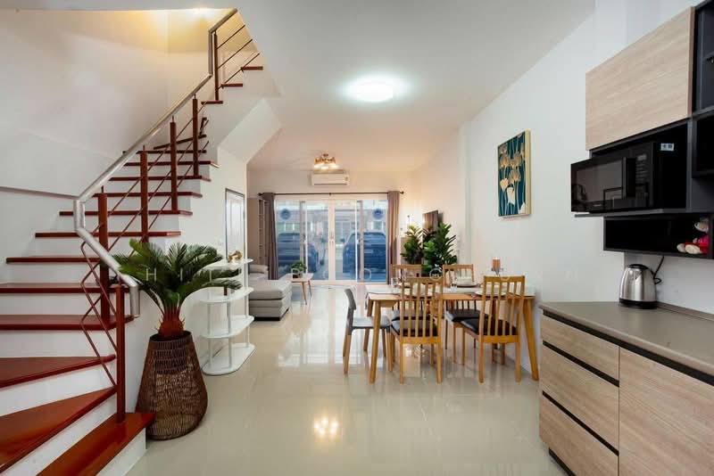 Townhouse, 4 Bed, Near Central Chiang Mai, Chiang Mai, Nong Pa Krang, Muang Chiang Mai, Chiang Mai, 4 Bedrooms, 130 sqm, Townhouse For Rent, by Thiti Boonchurn, 500369939 - DDproperty.com