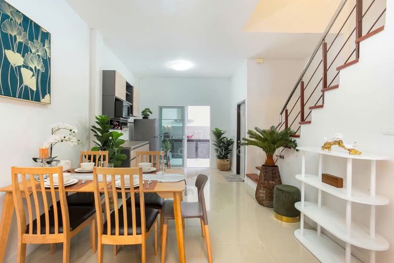 Townhouse, 4 Bed, Near Central Chiang Mai, Chiang Mai, Nong Pa Krang, Muang Chiang Mai, Chiang Mai, 4 Bedrooms, 130 sqm, Townhouse For Rent, by Thiti Boonchurn, 500369939 - DDproperty.com