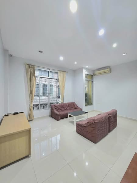 Baan Klang Muang British Town Sri Dan 24, Samut Prakan, ศรีด่าน 24, Samrong Nua, Muang Samut Prakarn, Samut Prakan, 3 Bedrooms, 320 sqm, Townhouse For Rent, by ปรินทร์ญาดา ชิณโชติ, 500369945 - DDproperty.com