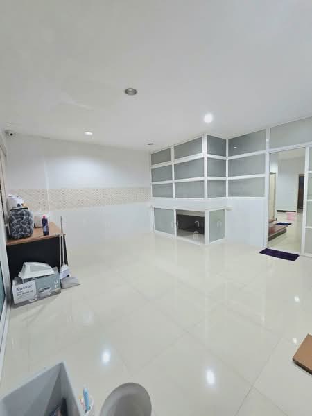 Baan Klang Muang British Town Sri Dan 24, Samut Prakan, ศรีด่าน 24, Samrong Nua, Muang Samut Prakarn, Samut Prakan, 3 Bedrooms, 320 sqm, Townhouse For Rent, by ปรินทร์ญาดา ชิณโชติ, 500369945 - DDproperty.com