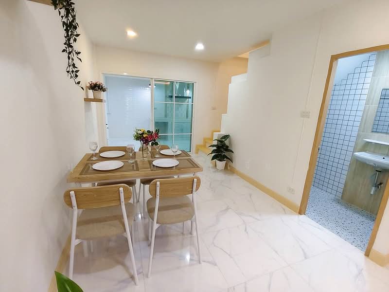 Ban Rom Ngao Mai, Nonthaburi, Soi Ban Rom Ngao Mai, Bang Khu Rat, Bang Bua Thong, Nonthaburi, 2 Bedrooms, 100 sqm, Townhouse For Sale, by บุษบากร (เจี๊ยบ), 500369957 - DDproperty.com