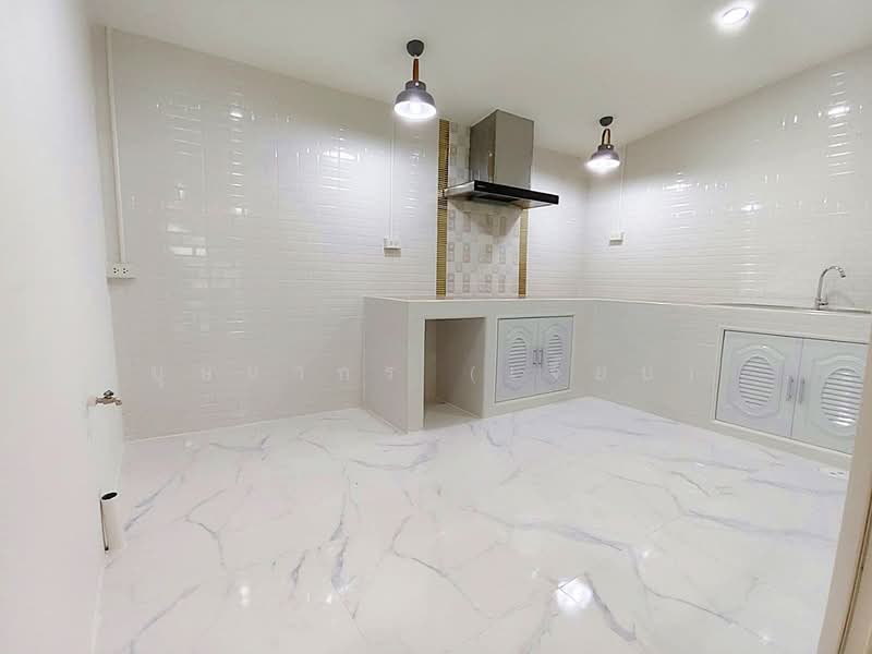 Ban Rom Ngao Mai, Nonthaburi, Soi Ban Rom Ngao Mai, Bang Khu Rat, Bang Bua Thong, Nonthaburi, 2 Bedrooms, 100 sqm, Townhouse For Sale, by บุษบากร (เจี๊ยบ), 500369957 - DDproperty.com