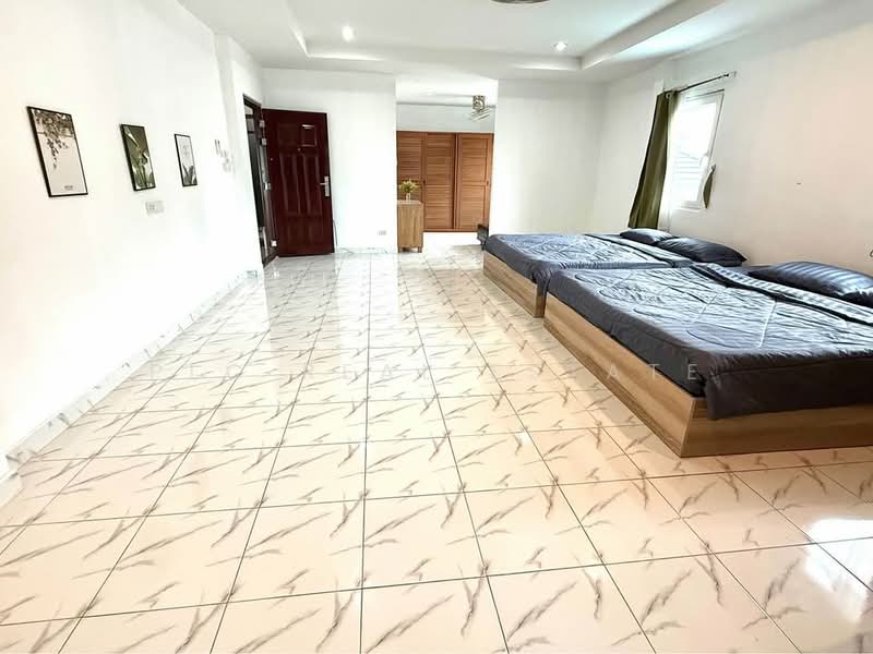 Spacious 4-Bedroom Corner Pool Villa for Sale – Mabprachan, Chon Buri (Pattaya), Bang Lamung, Bang Lamung (Pattaya), Chon Buri (Pattaya), 4 Bedrooms, 1,000 sqm, Villa For Sale, by PLC Real Estate, 500370014 - DDproperty.com