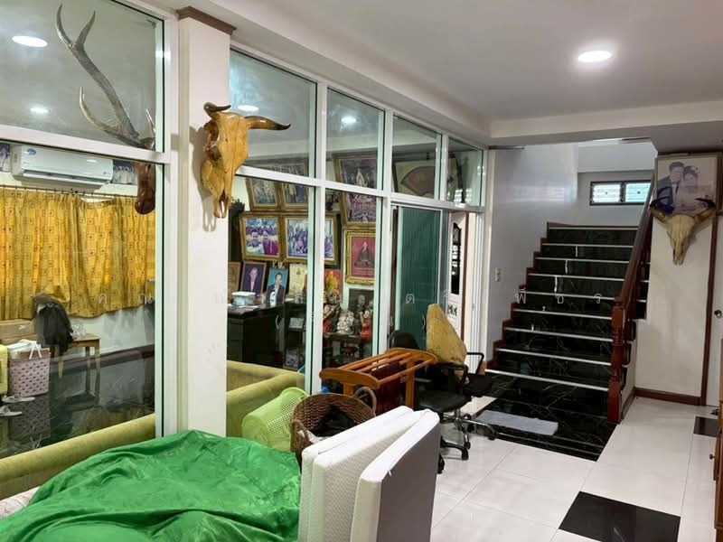 บ้านเดี่ยว 2 ชั้น 100 ตร.ว. บ้านเดี่ยว ซอยนาคนิวาส2 แยก8, กรุงเทพ, ถนนนาคนิวาส, ลาดพร้าว, กรุงเทพ, 350 ตร.ม., บ้านเดี่ยว ขาย, โดย คุณ ณัฐสิน ตรีเพ็ชร (คิริน), 500370063 - DDproperty.com