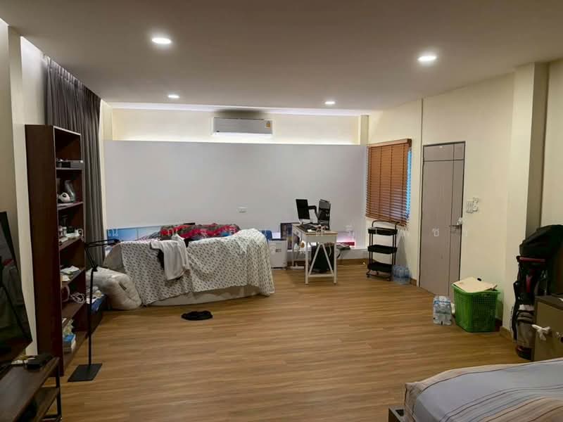 บ้านเดี่ยว 2 ชั้น 100 ตร.ว. บ้านเดี่ยว ซอยนาคนิวาส2 แยก8, กรุงเทพ, ถนนนาคนิวาส, ลาดพร้าว, กรุงเทพ, 350 ตร.ม., บ้านเดี่ยว ขาย, โดย คุณ ณัฐสิน ตรีเพ็ชร (คิริน), 500370063 - DDproperty.com