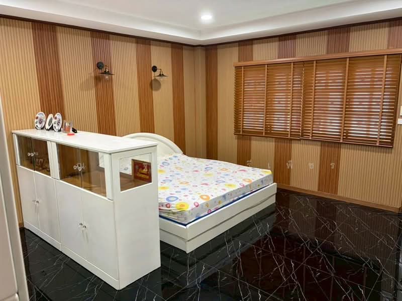 บ้านเดี่ยว 2 ชั้น 100 ตร.ว. บ้านเดี่ยว ซอยนาคนิวาส2 แยก8, กรุงเทพ, ถนนนาคนิวาส, ลาดพร้าว, กรุงเทพ, 350 ตร.ม., บ้านเดี่ยว ขาย, โดย คุณ ณัฐสิน ตรีเพ็ชร (คิริน), 500370063 - DDproperty.com
