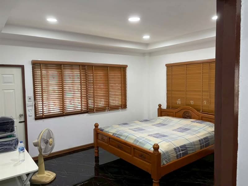 บ้านเดี่ยว 2 ชั้น 100 ตร.ว. บ้านเดี่ยว ซอยนาคนิวาส2 แยก8, Bangkok, ถนนนาคนิวาส, Lat Phrao, Bangkok, 6 Bedrooms, 350 sqm, Single Detached House For Sale, by คุณ ณัฐสิน ตรีเพ็ชร (คิริน), 500370063 - DDproperty.com