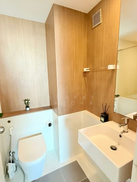 Blossom Condo @ Sathorn-Charoenrat, Bangkok, Charoen Rat Road, Thung Wat Don, Sathon, Bangkok, 2 Bedrooms, 63 sqm, Condo For Rent, by Tanapat Jitwatcharakomol, 500370154 - DDproperty.com