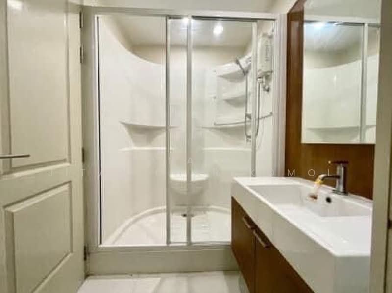 Q House Condo Sathorn, Bangkok, Thonburi Road, Khlong Ton Sai, Khlong San, Bangkok, 2 Bedrooms, 57 sqm, Condo For Rent, by Tanapat Jitwatcharakomol, 500370168 - DDproperty.com