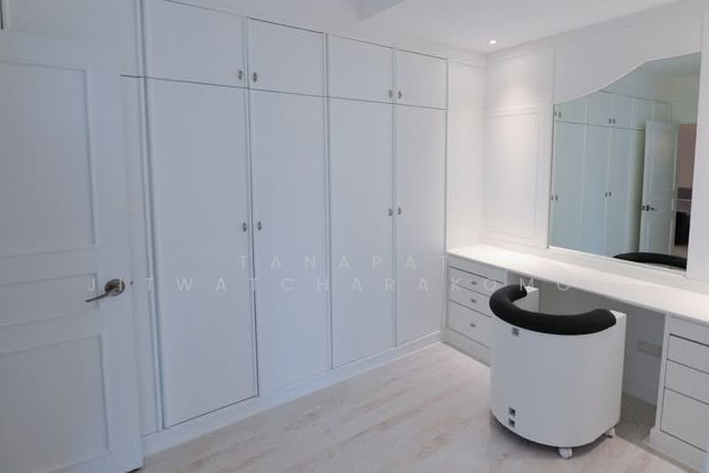 President Park Sukhumvit 24, Bangkok, 99 Sukhumvit 24 Alley, Khlongtoei Nua, Watthana, Bangkok, 3 Bedrooms, 260 sqm, Condo For Rent, by Tanapat Jitwatcharakomol, 500370182 - DDproperty.com