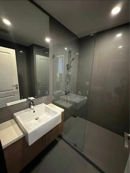 Noble Revo Silom, Bangkok, 88 Soi Surasak Surasak Road, Silom, Bang Rak, Bangkok, 1 Bedroom, 34 sqm, Condo For Rent, by Tanapat Jitwatcharakomol, 500370201 - DDproperty.com