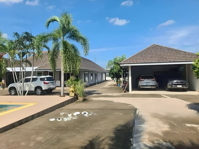 Two Private Pool Villas for Sale for Sale in Bang Saray, Chon Buri (Pattaya), Bang Lamung, Bang Lamung (Pattaya), Chon Buri (Pattaya), 5 Bedrooms, 1,978 sqm, Villa For Sale, by PLC Real Estate, 500370222 - DDproperty.com