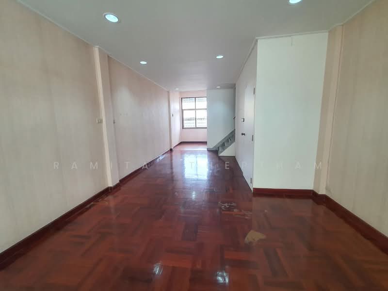 4-BR Townhouse, Bangkok, Wang Burapaphirom, Phra Nakhon, Bangkok, 4 Bedrooms, 186 sqm, Townhouse For Rent, by Ramita Theptham, 500370224 - DDproperty.com