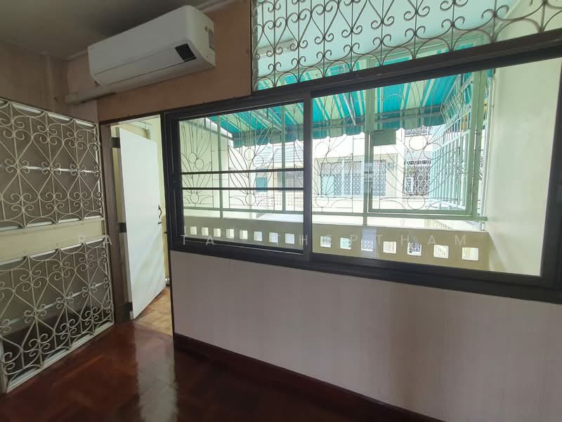 4-BR Townhouse, Bangkok, Wang Burapaphirom, Phra Nakhon, Bangkok, 4 Bedrooms, 186 sqm, Townhouse For Rent, by Ramita Theptham, 500370224 - DDproperty.com