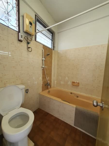 4-BR Townhouse, Bangkok, Wang Burapaphirom, Phra Nakhon, Bangkok, 4 Bedrooms, 186 sqm, Townhouse For Rent, by Ramita Theptham, 500370224 - DDproperty.com
