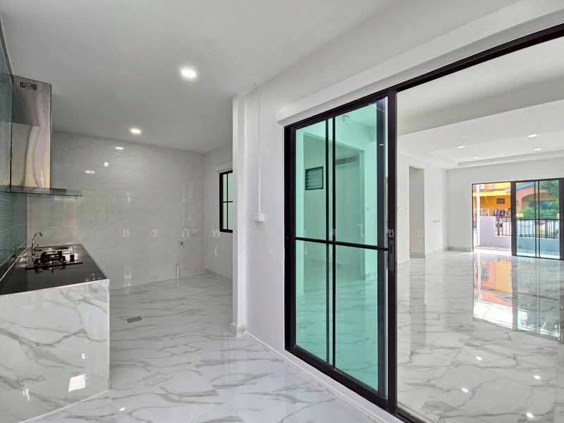 The Palazzetto Klongluang, Pathum Thani, Lieb Khlong 3 Road, Khlong Sam, Khlong Luang, Pathum Thani, 3 Bedrooms, 120 sqm, Townhouse For Sale, by สรภพ ยอดไชย (สีฝุ่น), 500370258 - DDproperty.com