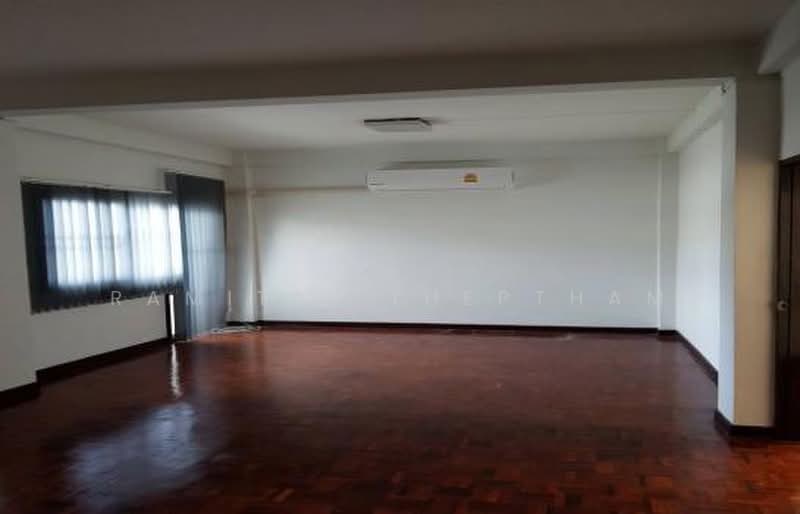 4-BR Townhouse, Bangkok, Chong Nonsi, Yan Nawa, Bangkok, 4 Bedrooms, 325 sqm, Townhouse For Rent, by Ramita Theptham, 500370269 - DDproperty.com