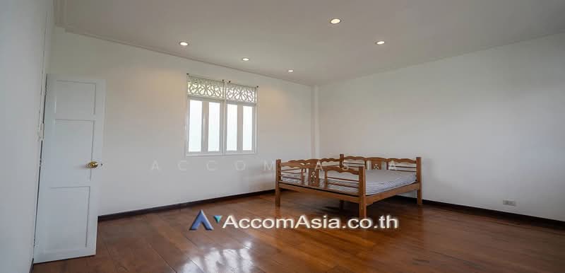 Garden, Private Swimming Pool Thai-style family home with pool and greenery in tranquil setting, Bangkok, Khlong Tan Nua, Watthana, Bangkok, 5 Bedrooms, 300 sqm, Single Detached House For Rent, by Accom Asia, 500370327 - DDproperty.com