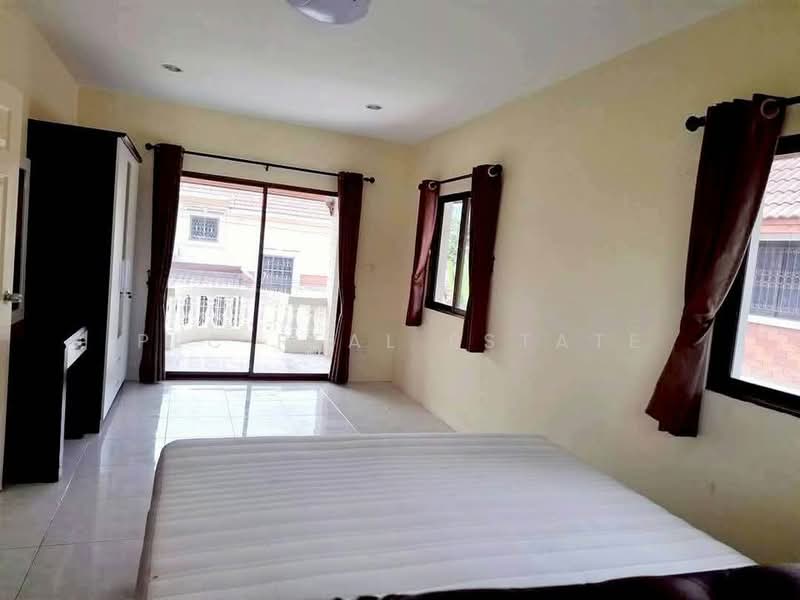 Private Pool Villa for Sale in Nern Plub Wan, Pattaya, Chon Buri (Pattaya), Bang Lamung, Bang Lamung (Pattaya), Chon Buri (Pattaya), 3 Bedrooms, 208 sqm, Villa For Sale, by PLC Real Estate, 500370376 - DDproperty.com