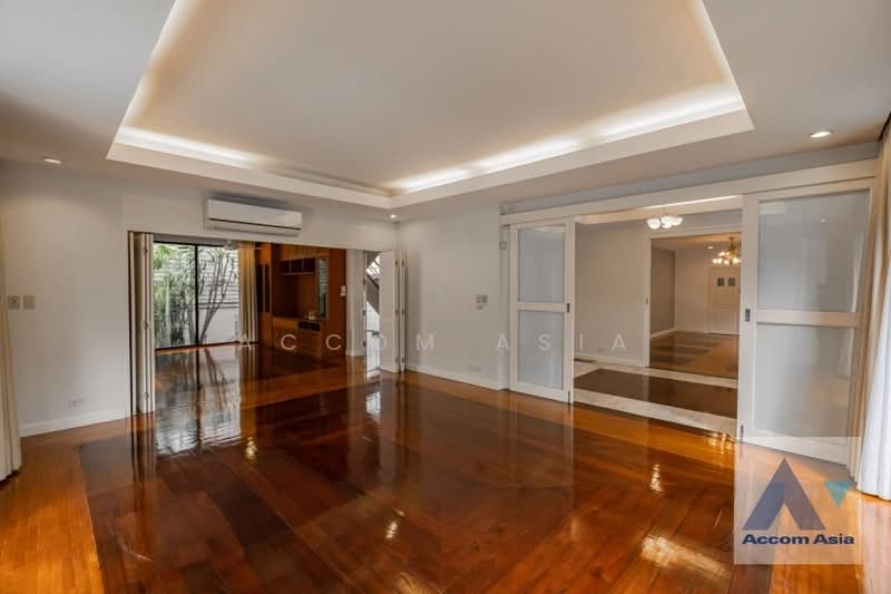 Garden, Private Swimming Pool 4 Bedrooms House for Rent in Sukhumvit, Bangkok near BTS Ekkamai, Bangkok, Khlong Tan Nua, Watthana, Bangkok, 4 Bedrooms, 600 sqm, Single Detached House For Rent, by Accom Asia, 500370382 - DDproperty.com