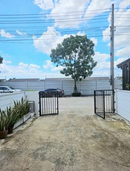 Chewa Home Wongwaen-Lamlukka : ชีวาโฮม วงแหวน-ลำลูกกา, ปทุมธานี, ถนนไสวประชาราษฎร์, ลาดสวาย, ลำลูกกา, ปทุมธานี, 100 ตร.ม., ทาวน์เฮ้าส์ ขาย, โดย สรภพ ยอดไชย (สีฝุ่น), 500370408 - DDproperty.com
