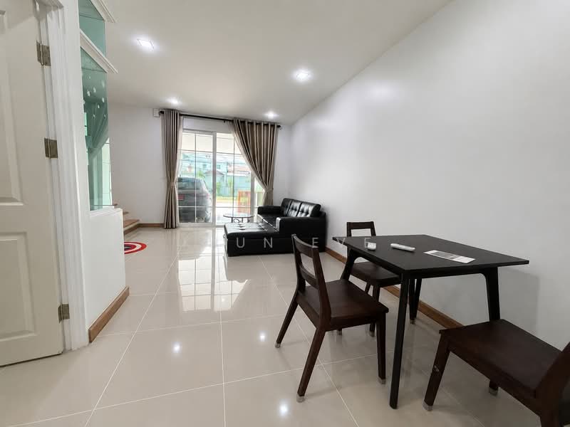 Golden Town Sukhumvit-Bearing Station, Samut Prakan, Soi Tesabansamrongtai 6, Sam Rong, Phra Pra Daeng, Samut Prakan, 3 Bedrooms, 140 sqm, Townhouse For Rent, by Khun Eve, 500370414 - DDproperty.com
