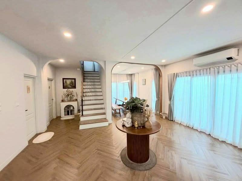 Centro Phahol-Vibhavadi 2, Pathum Thani, Klong 1 Khlong Luang, Khlong Nung, Khlong Luang, Pathum Thani, 4 Bedrooms, 262 sqm, Single Detached House For Sale, by สรภพ ยอดไชย (สีฝุ่น), 500370446 - DDproperty.com