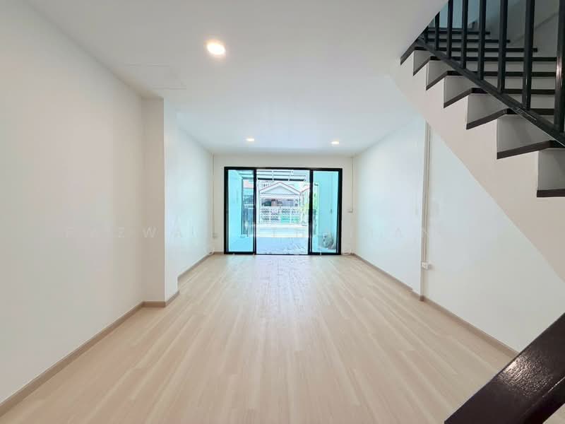 Rare 2BR Townhouse in Nuan Chan Bangkok | 80 sqm Practical City Home, Bangkok, Nuan Chan, Bueng Kum, Bangkok, 2 Bedrooms, 80 sqm, Townhouse For Sale, by Fazwaz (Thailand) Co., Ltd., 500370450 - DDproperty.com