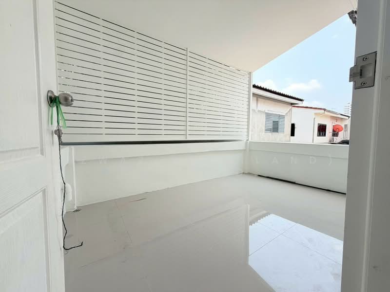 Rare 2BR Townhouse in Nuan Chan Bangkok | 80 sqm Practical City Home, Bangkok, Nuan Chan, Bueng Kum, Bangkok, 2 Bedrooms, 80 sqm, Townhouse For Sale, by Fazwaz (Thailand) Co., Ltd., 500370450 - DDproperty.com