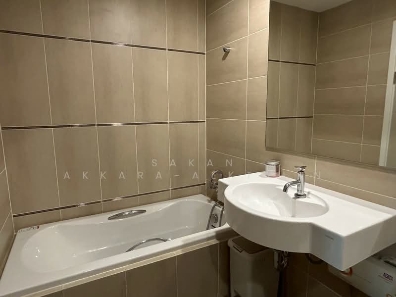 Centric Sathorn-St Louis, Bangkok, Sathorn Nua Road, Yan Nawa, Sathon, Bangkok, 2 Bedrooms, 84 sqm, Condo For Rent, by Sakan Akkara-aektalin, 500370549 - DDproperty.com