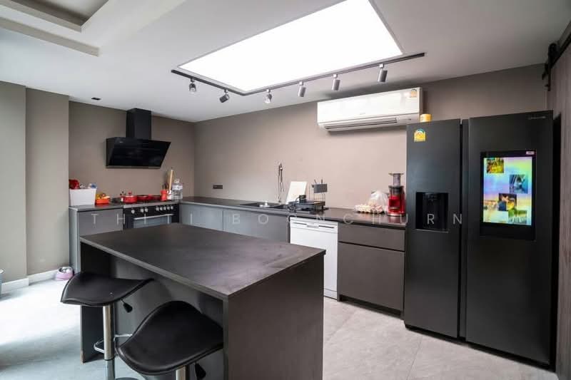 Home Office, Pool Villa, Near MRT Chokchai 4, Bangkok, Lat Phrao, Bangkok, , 280 sqm, Office Space For Rent, by Thiti Boonchurn, 500370638 - DDproperty.com