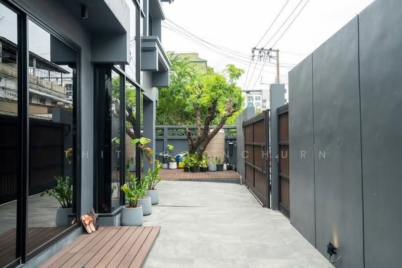 Home Office, Pool Villa, Near MRT Chokchai 4, Bangkok, Lat Phrao, Bangkok, , 280 sqm, Office Space For Rent, by Thiti Boonchurn, 500370638 - DDproperty.com