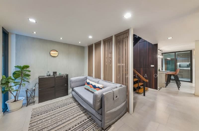 3-BR Townhouse, Bangkok, Khlong Tan Nua, Watthana, Bangkok, 3 Bedrooms, 240 sqm, Townhouse For Rent, by Sataporn Jalao, 500370640 - DDproperty.com