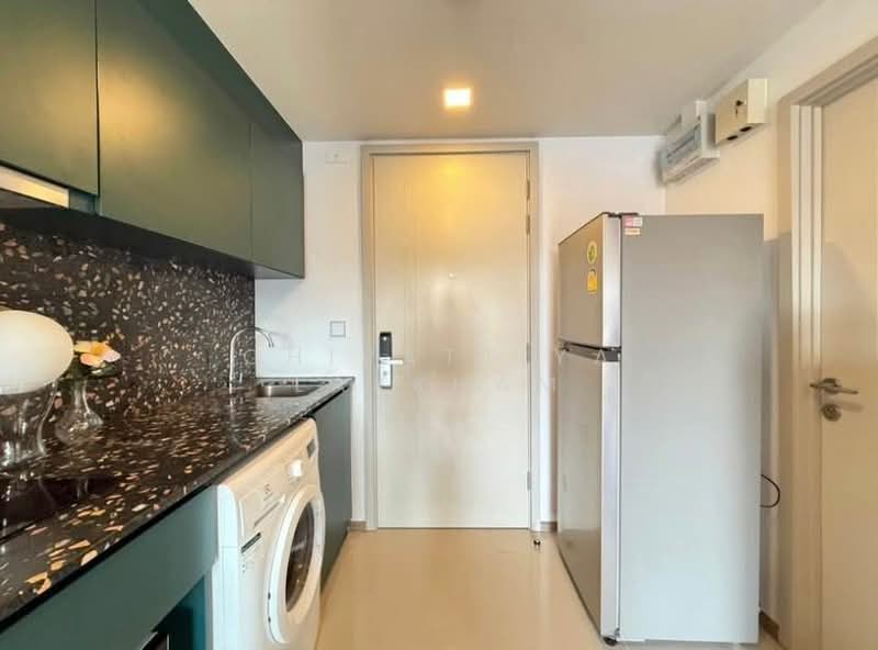 The Base Sukhumvit 50, Bangkok, Soi Roem Charoen 1, Sukhumvit 50 Road, Phra Kanong, Khlong Toei, Bangkok, 1 Bedroom, 32 sqm, Condo For Rent, by Chirattiya Lakkham, 500370642 - DDproperty.com