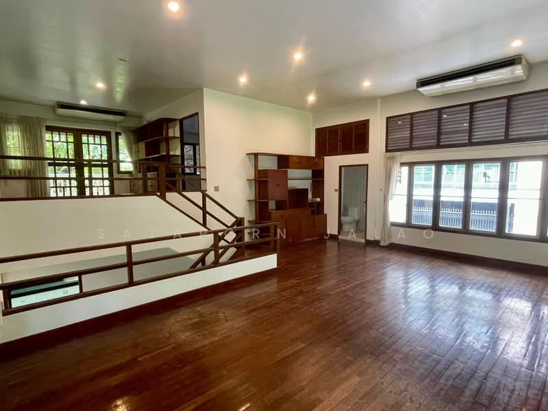 2-BR House, Bangkok, Lumphini, Pathum Wan, Bangkok, 2 Bedrooms, 220 sqm, Single Detached House For Rent, by Sataporn Jalao, 500370643 - DDproperty.com