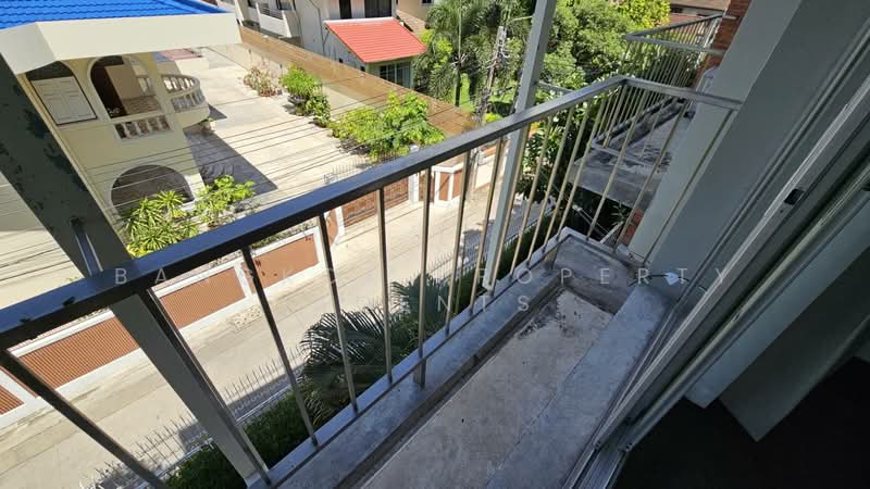 Baan Rom Yen Ekkamai 2, Bangkok, 9 Ekkamai 2 Alley, Lane 1, Phra Kanong Nua, Watthana, Bangkok, 3 Bedrooms, 220 sqm, Condo For Rent, by BANGKOK PROPERTY AGENTS, 500370679 - DDproperty.com