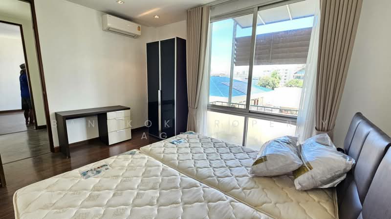 Baan Rom Yen Ekkamai 2, Bangkok, 9 Ekkamai 2 Alley, Lane 1, Phra Kanong Nua, Watthana, Bangkok, 3 Bedrooms, 220 sqm, Condo For Rent, by BANGKOK PROPERTY AGENTS, 500370679 - DDproperty.com