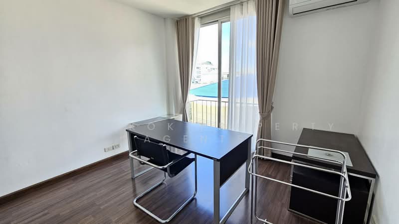 Baan Rom Yen Ekkamai 2, Bangkok, 9 Ekkamai 2 Alley, Lane 1, Phra Kanong Nua, Watthana, Bangkok, 3 Bedrooms, 220 sqm, Condo For Rent, by BANGKOK PROPERTY AGENTS, 500370679 - DDproperty.com