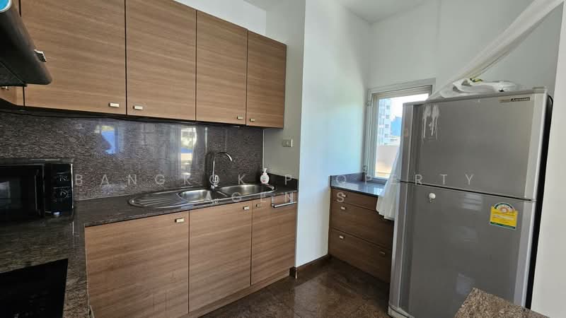 Baan Rom Yen Ekkamai 2, Bangkok, 9 Ekkamai 2 Alley, Lane 1, Phra Kanong Nua, Watthana, Bangkok, 3 Bedrooms, 220 sqm, Condo For Rent, by BANGKOK PROPERTY AGENTS, 500370679 - DDproperty.com