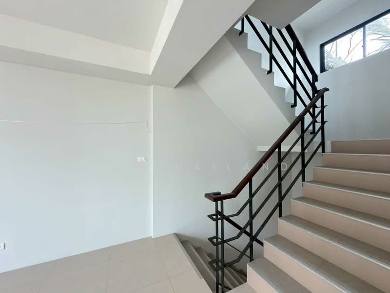 Wayra Biznet Romklao-Suvarnabhumi, Bangkok, 18-1 Romklao Road, Khlong Sam Prawet, Lat Krabang, Bangkok, 4 Bedrooms, 522 sqm, Townhouse For Sale, by ERA Thailand, 500370695 - DDproperty.com