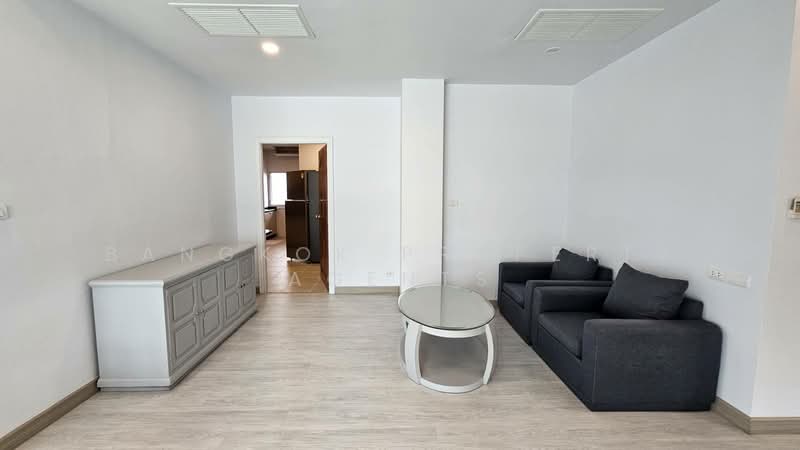 Chaidee Mansion, Bangkok, 75-7 Soi Sukhumvit 11, Khlongtoei Nua, Watthana, Bangkok, 3 Bedrooms, 270 sqm, Condo For Rent, by BANGKOK PROPERTY AGENTS, 500370742 - DDproperty.com