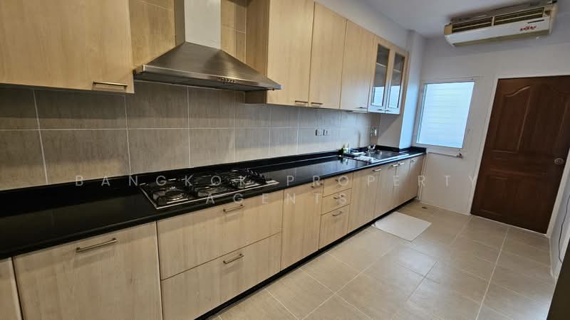 Chaidee Mansion, Bangkok, 75-7 Soi Sukhumvit 11, Khlongtoei Nua, Watthana, Bangkok, 3 Bedrooms, 270 sqm, Condo For Rent, by BANGKOK PROPERTY AGENTS, 500370742 - DDproperty.com